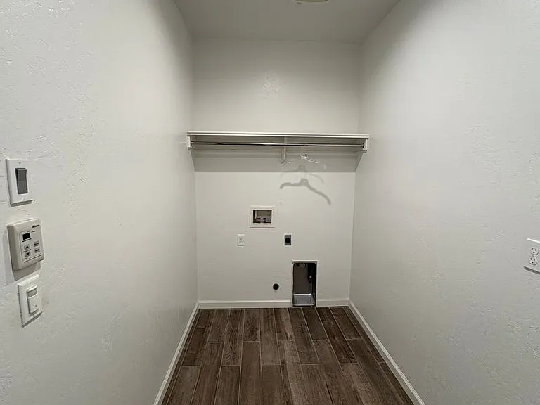 1620 W Porter Ave — Photo 9