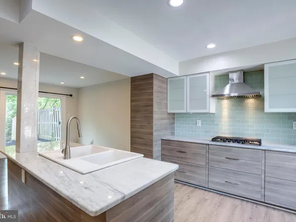 9513 Burdett Rd, Burke, VA 22015