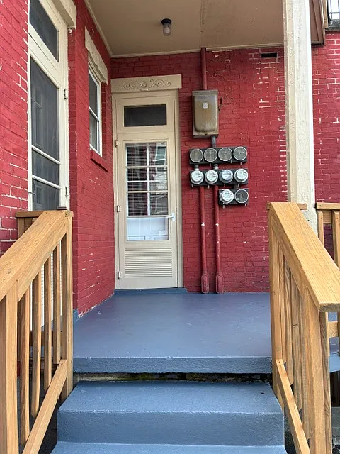 2 bed, 1.5 bath, $1,150 — Photo 2