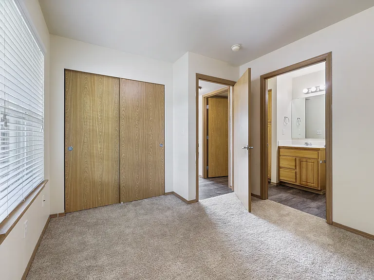 Sumner Square & Rainier View — Photo 11