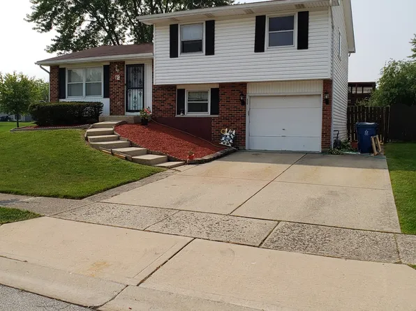 115 W Schubert Ave, Glendale Heights, IL 60139