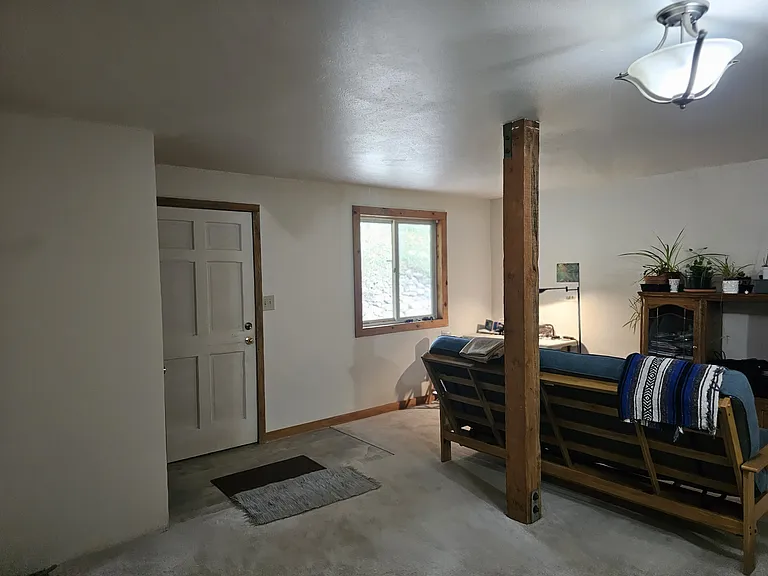 Open living space/entrance