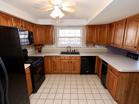 4th image of 6531 Menlo Way