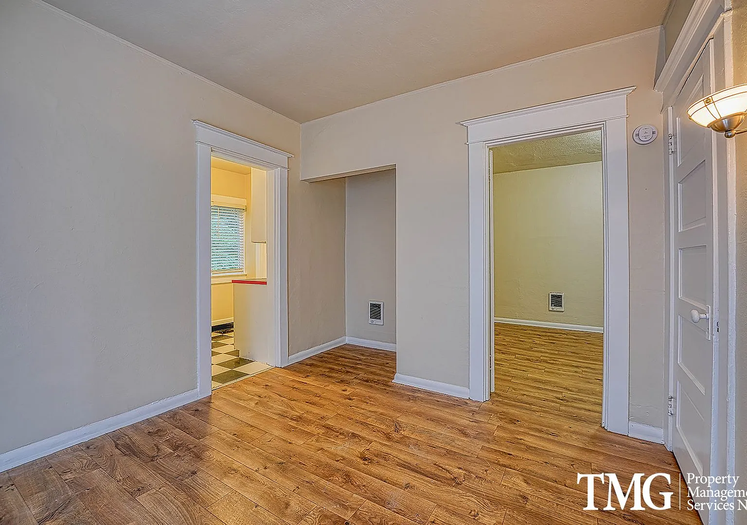 Thurman Apartments — Photo 3