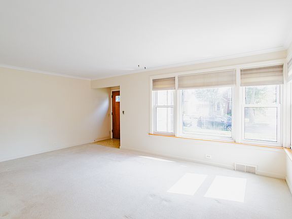 4th image of 2112 Suffolk Ave