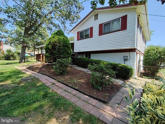 2nd image of 15800 Kerr Rd