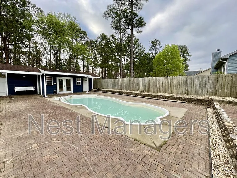 623 Daharan Dr — Photo 23