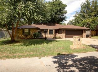 6811 NW 31st St, Bethany, OK 73008