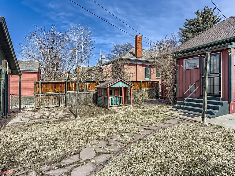 445 N Washington St — Photo 24