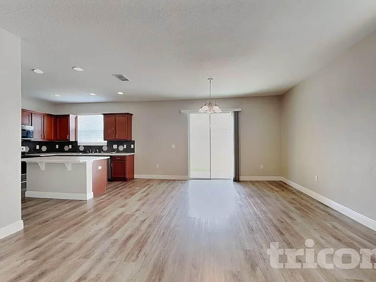 7105 Feather Wood Dr — Photo 3