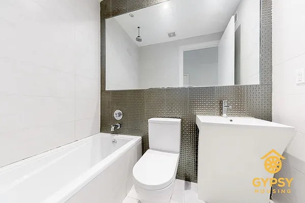 Rented by Reubel Group LLC | media 5