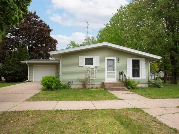 1402 Knapp St, Menomonie, WI 54751