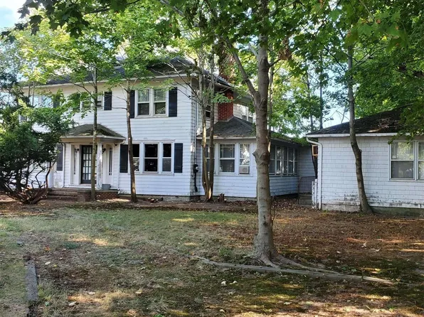 109-113 Hubbard Avenue, Riverhead, NY 11901