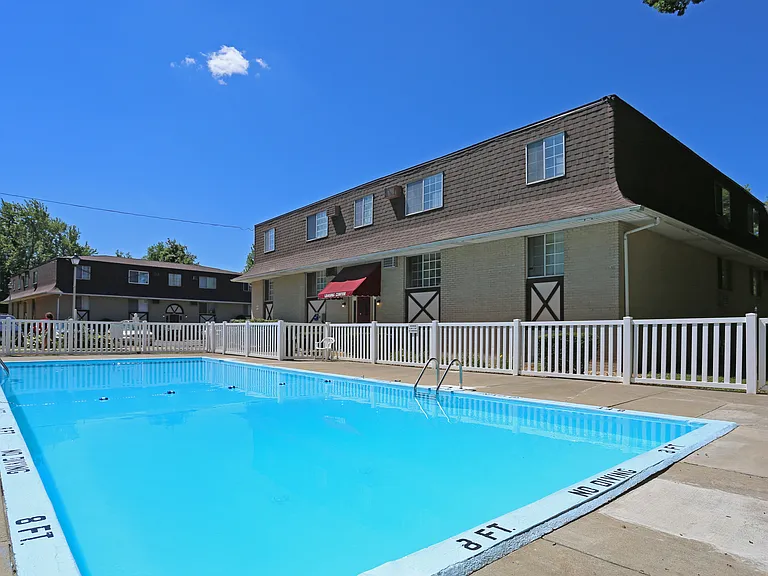 Legends Pointe Apartments — Photo 8