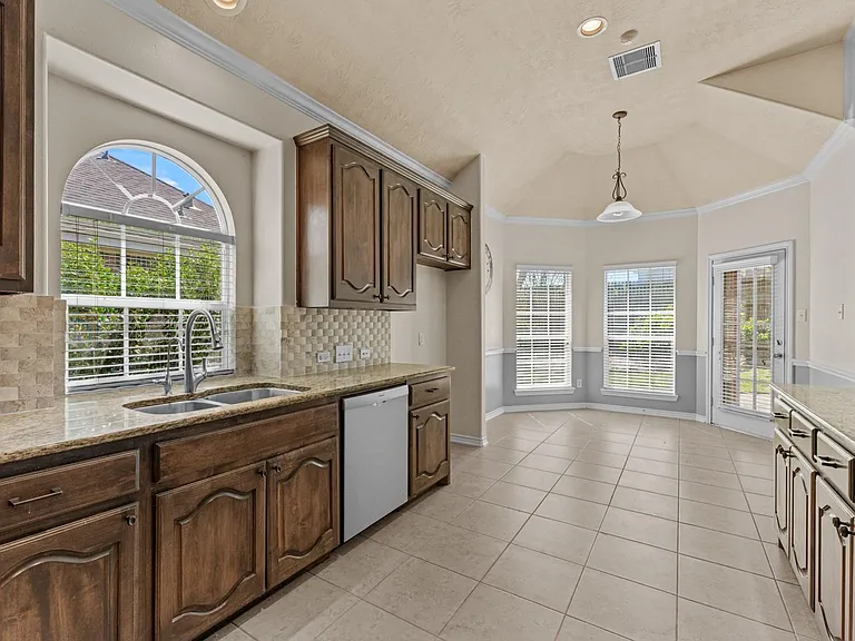 20698 Oakhurst Meadows Dr — Photo 13