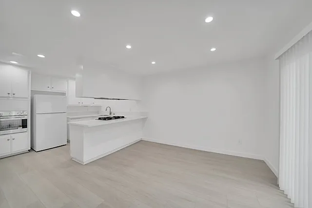 16722 Goldenwest St #1 — Photo 4
