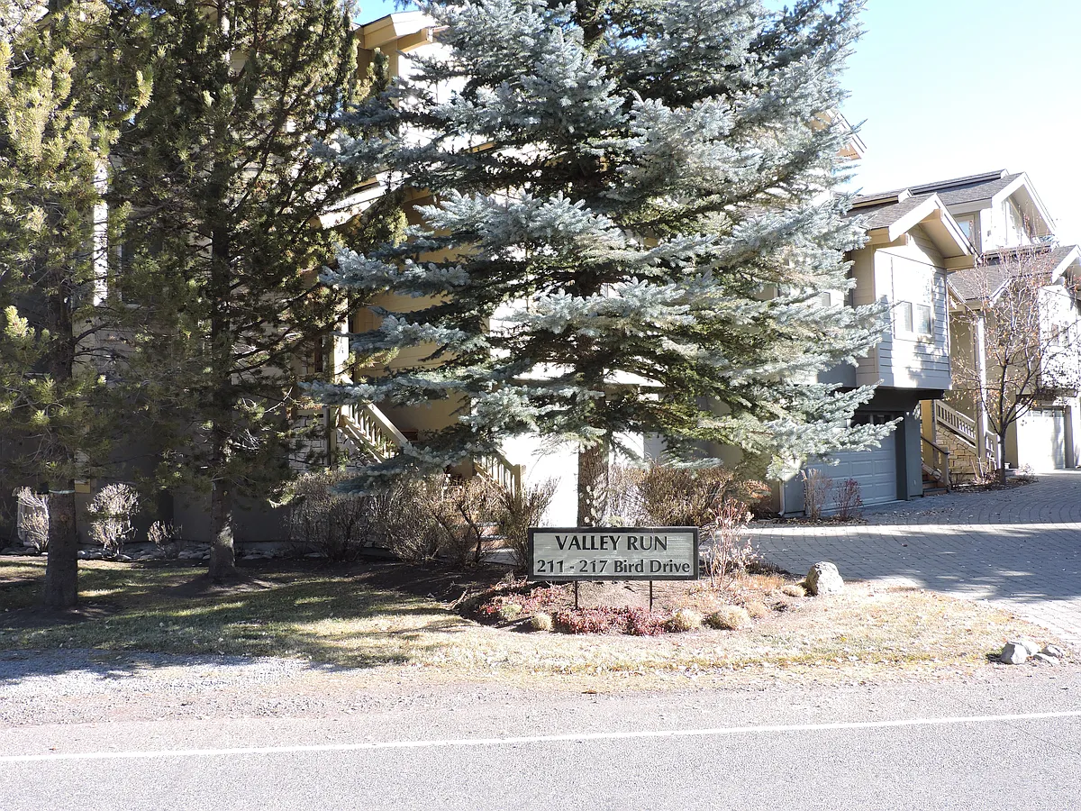 Building Photo - 213A Bird Dr #A