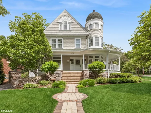 570 Anthony St, Glen Ellyn, IL 60137