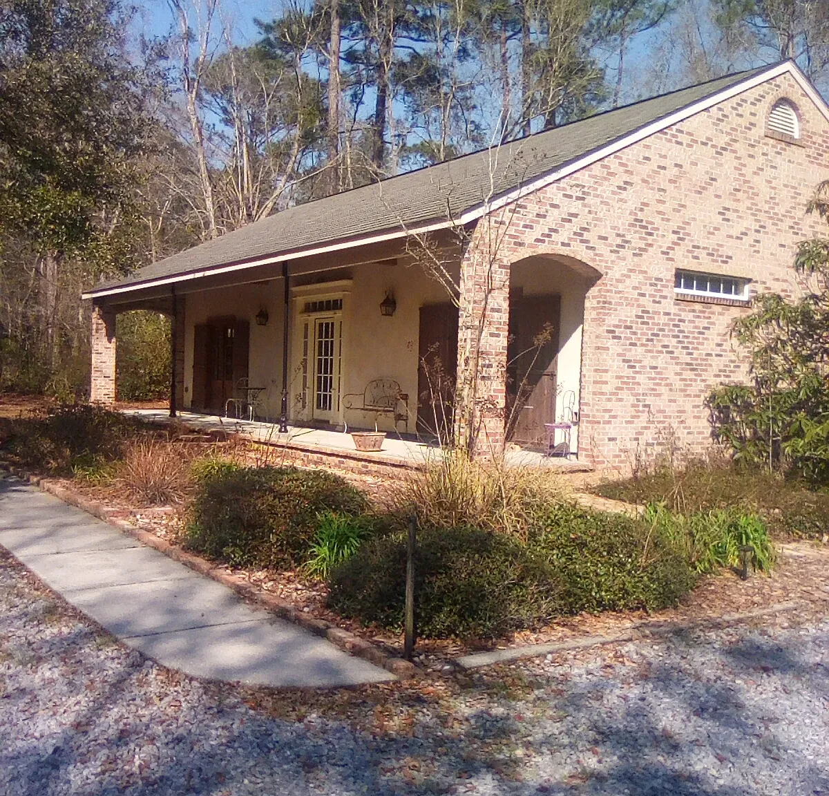 2 bed, 1700 sqft, $1,600 — Photo 1