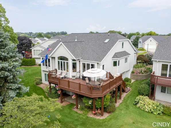 13 Princeton Ct, Zeeland, MI 49464