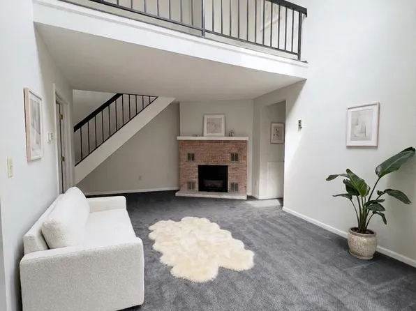 633 Washington Pl #33, Wayne, PA 19087