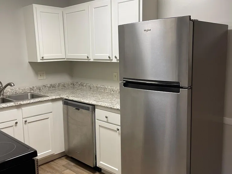 25 Oakhurst Dr #12 — Photo 2