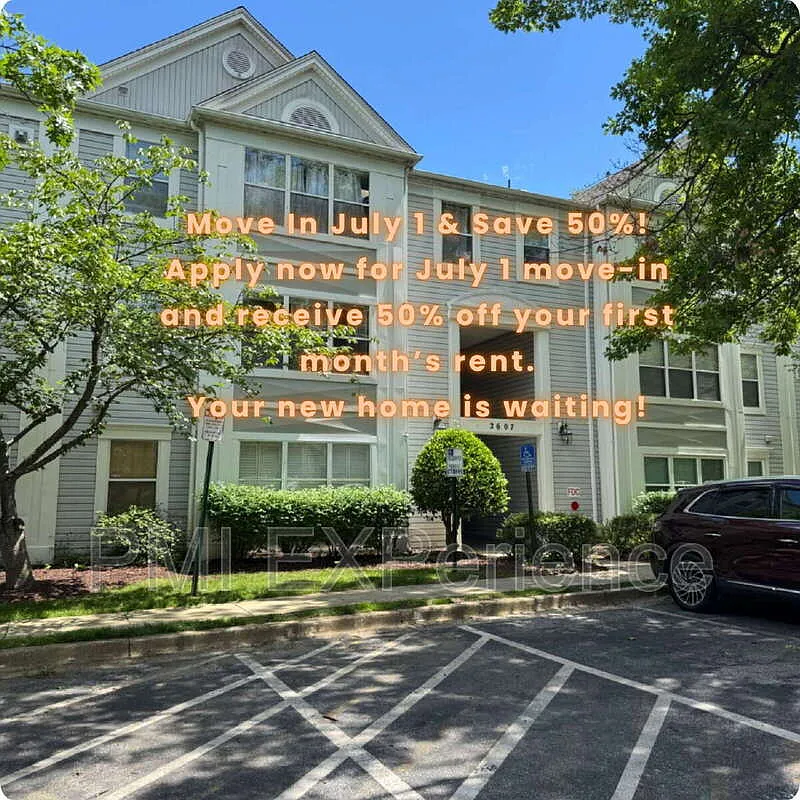 3 bed, 2.0 bath, 978 sqft, $2,450 — Photo 1
