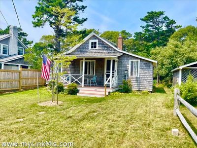 10 Harrison Ave, Oak Bluffs, MA, 02557
