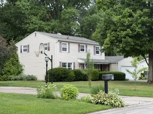 2775 Shady Lake Dr, Vermilion, OH 44089
