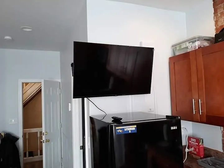 3327 Spring Garden St #2F — Photo 2