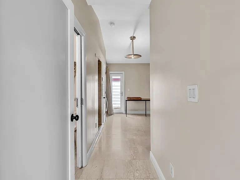 4441 NE 19th Ave — Photo 43