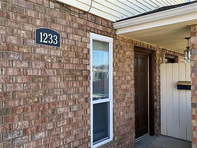 3 bed, 1.5 bath, 1357 sqft, $1,500 — Photo 3