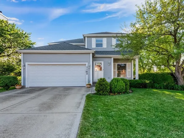 1168 Chalet Dr, Carol Stream, IL 60188