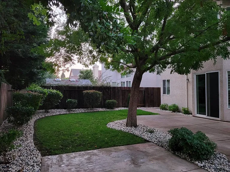 1940 Terracina Cir — Photo 28