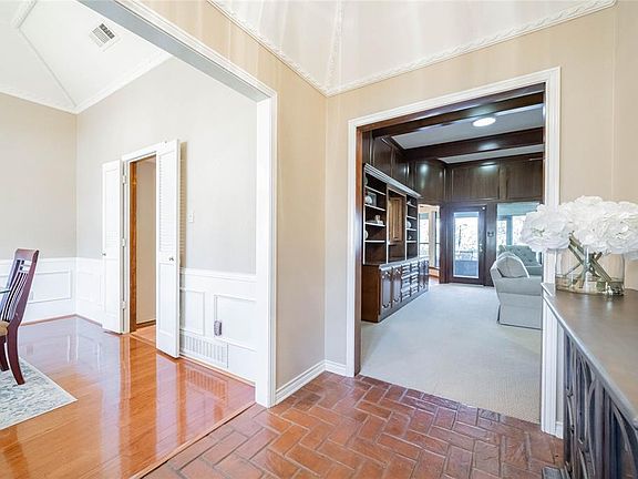 3rd image of 1418 Dreda Cir
