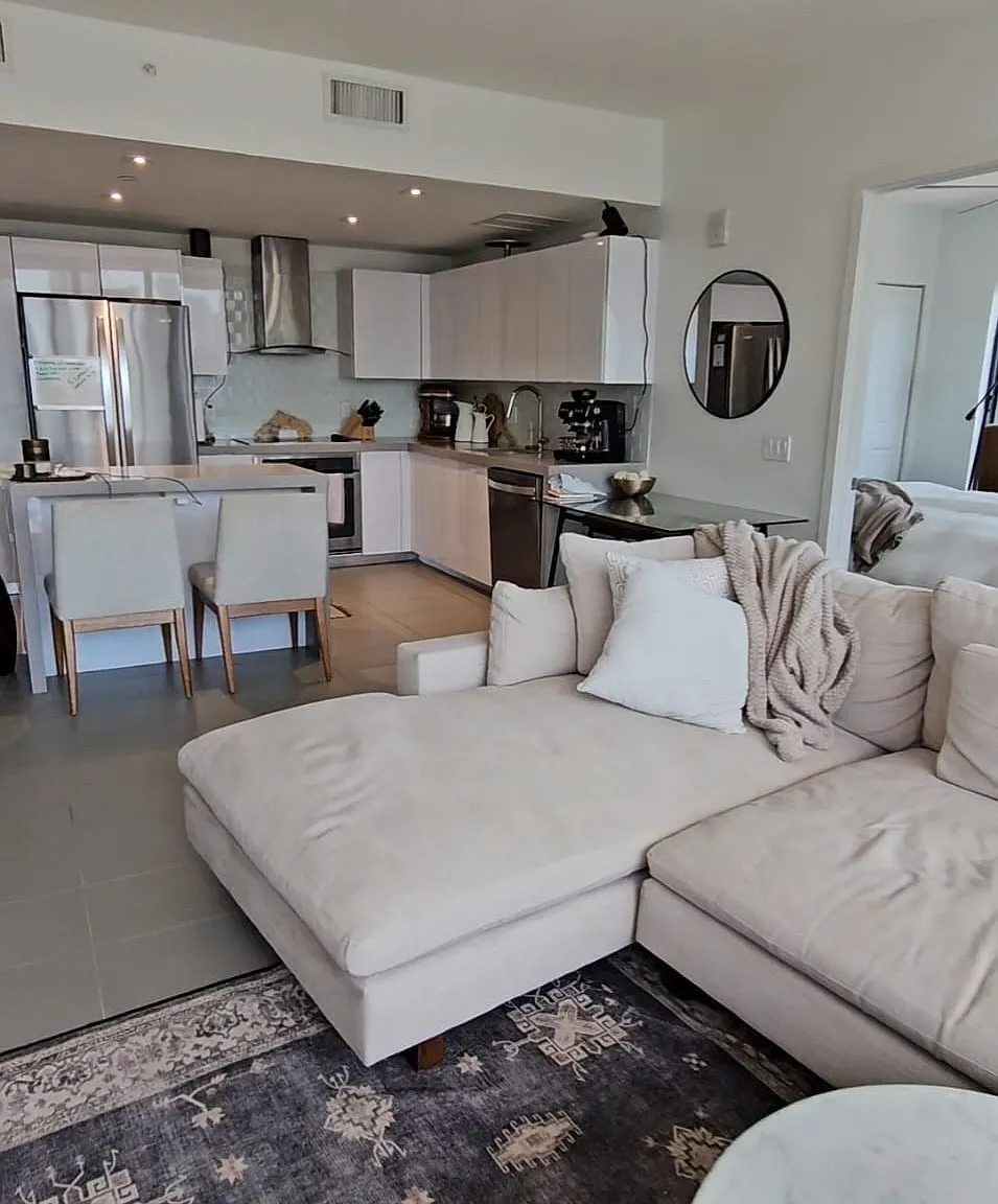 2 bed, 1110 sqft, $4,050 — Photo 3