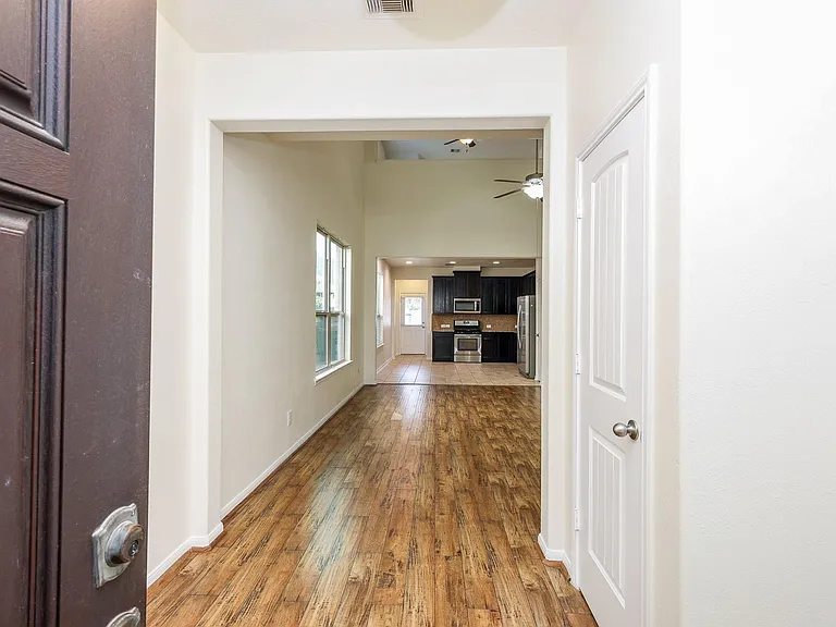 20615 Summer Retreat Ln — Photo 4