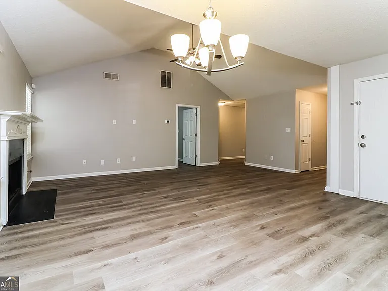 2860 Highland Hill Pkwy — Photo 7