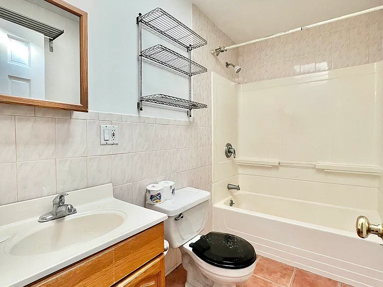 146 Richardson St #3 — Photo 6