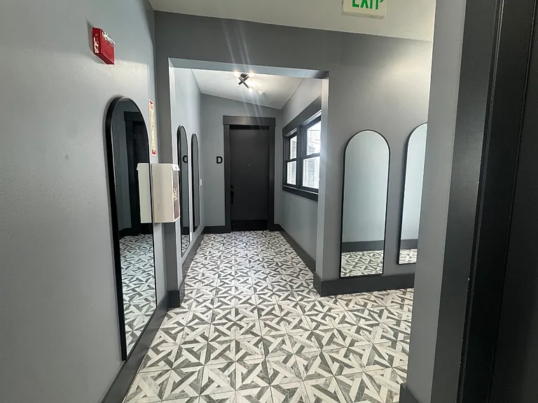 2597 Telegraph Ave #D — Photo 14