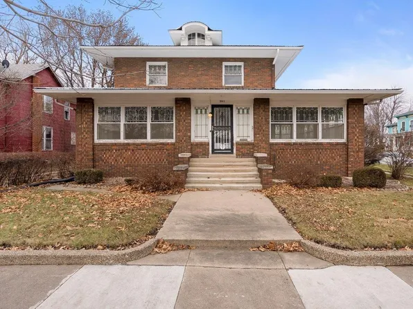 702 W 3rd St, Waterloo, IA 50701