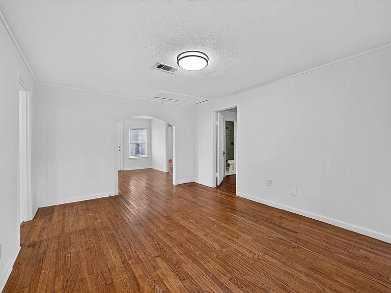 351 S Waco St — Photo 9