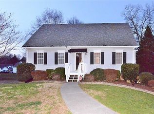 1025 Falling Leaf Ln, Winston Salem, NC 27107