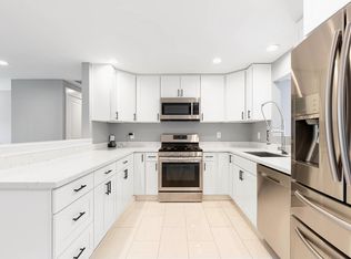 425 S 116th St, Burien, WA 98168