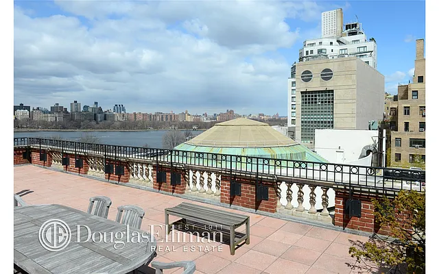 Sold by Douglas Elliman | media 18