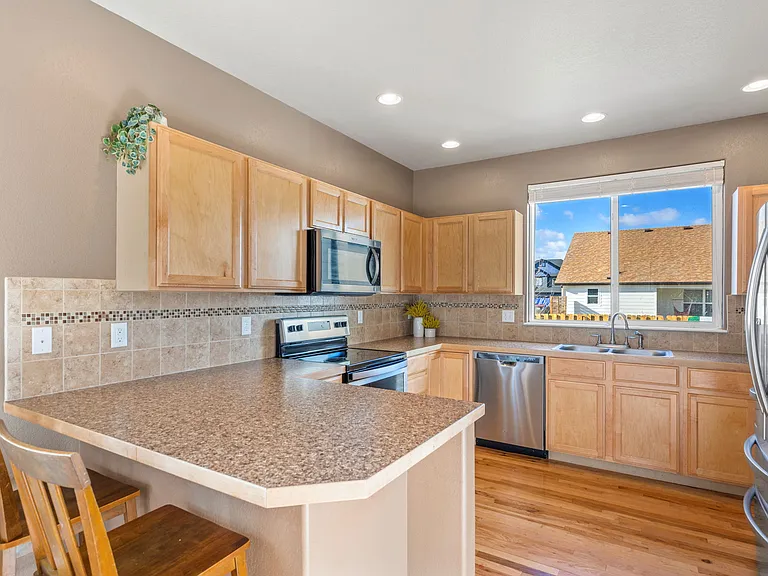 7287 Atlantis St — Photo 9