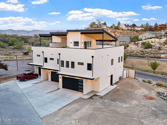 2nd image of 2398 Ridge Cir #B