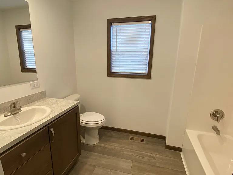 306 S Elm St — Photo 8