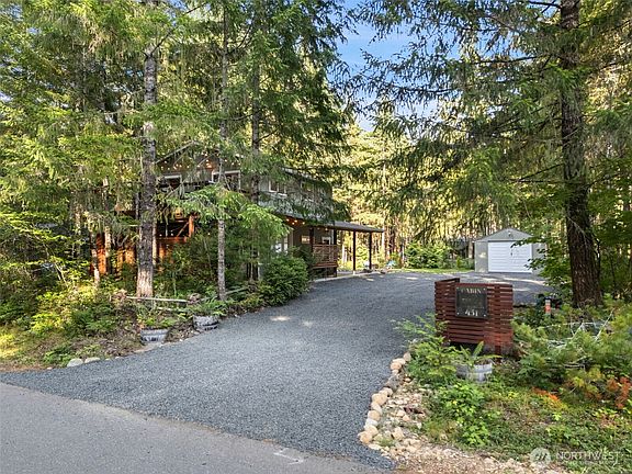 3rd image of 431 N Mountain View Drive