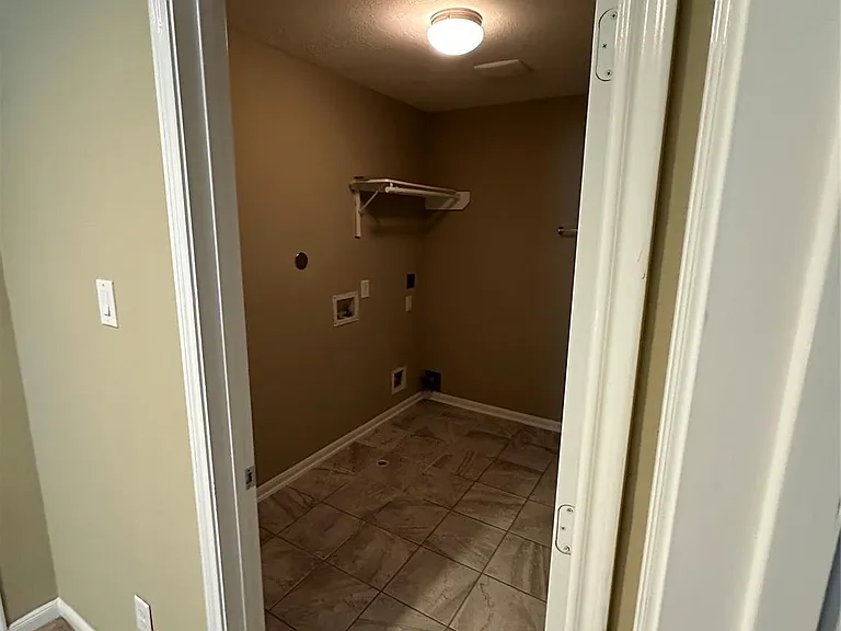 2606 Riverhollow Ln — Photo 25